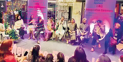 Rama Pandey, Tajender Luthra, Lt General PJS Pannu and other guests at the 10th Delhi Literature Festival. (Photo| EPS)