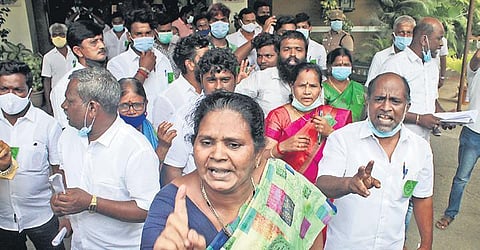 BJP and AIADMK booth agents along with ward 32 candidates protest in front of a counting centre alleging malpractices, in Coimbatore | U Rakesh Kumar