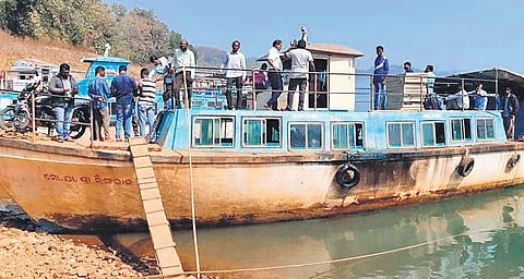 Polling parties boarding the special launch in Chitrakonda block . ( File Photo)