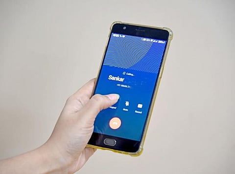 Curb cellphone use in govt offices: Madras HC