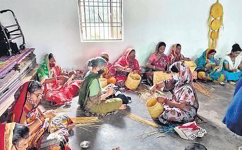 SHG members making golden grass craft items in Kendrapara (Photo | Express)