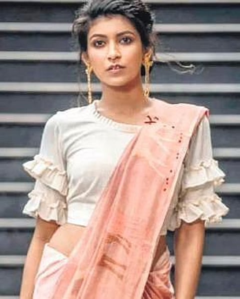 Sleeves have mostly been looked at as something that simply covers/protects one’s arms and shoulders from the heat and tan of the sun or the cold winds.