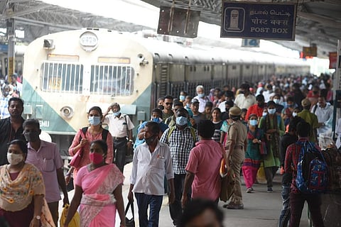 A view of the crowded MRTS station as commuters depended on trains and private vehicles after buses went off the roads in Chennai on Monday following the nationwide strike. (Photo | R Satish Babu)