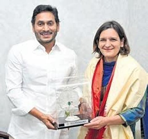 Economist and Nobel Prize winner Esther Duflo met CM YS Jagan Mohan Reddy in Tadepalli on Monday. (Photo | EPS)