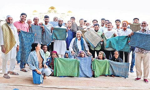 Eco-friendly products from the brand; (3) Arti Gehlot (front in blue) with her artisans.