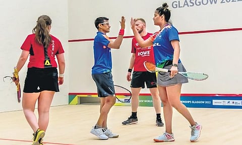 Dipika Pallikal (R) and Saurav Ghosal won the WSF mixed doubles title (Photo | Twitter)