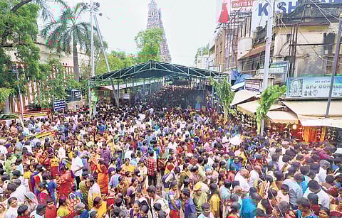 Devotees throng the Meenakshi Sundareswarar temple on Thursday | kk sundar