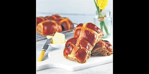 One ha’ penny, two ha’ penny, Hot Cross Buns