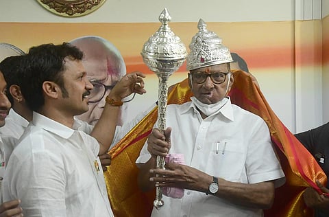 NCP chief Sharad Pawar (right) during the inauguration of the party office in Bengaluru on Monday. (Photo | Ashishkrishna HP, EPS)