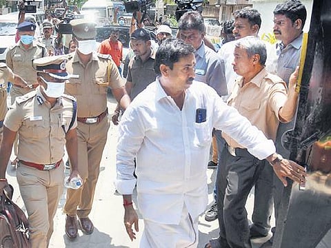 A special police team probing the case arriving at VK Sasikala’s T Nagar residence on Thursday | R Satish Babu