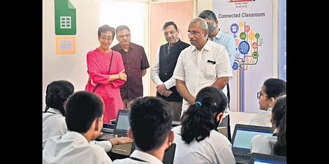 AAP MLA Atishi, with regional secretary of CBSE School Management Association Victor TI and other dignitaries from Kerala, visit city government schools.(Photo | Express)