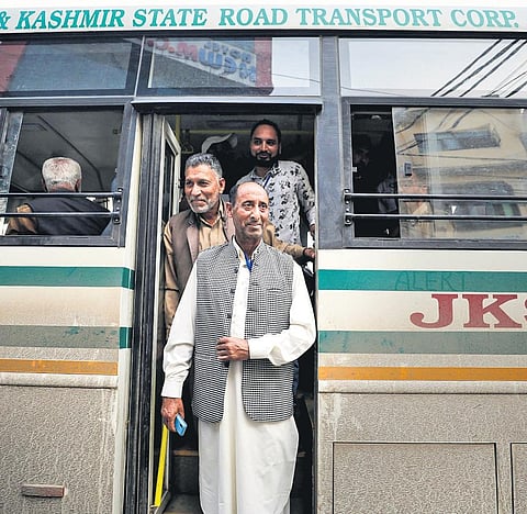 Panchayat members from the state arrive to participate in a rally to be addressed by PM Narendra Modi at Palli in Samba district on Saturday | pti