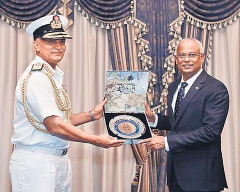Admiral R Hari Kumar with Maldives President Ibrahim Mohamed Solih