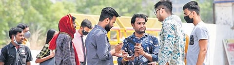 People not wearing masks in New Delhi on Thursday | Shekhar Yadav