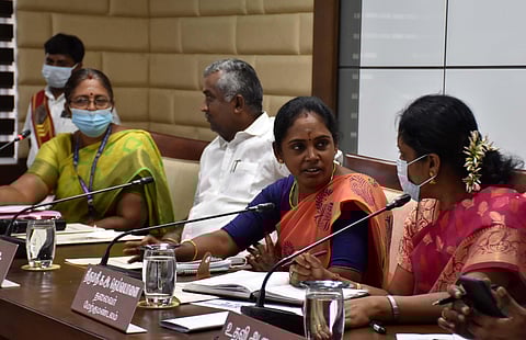 Coimbatore Mayor pulls up corporation south zone officials