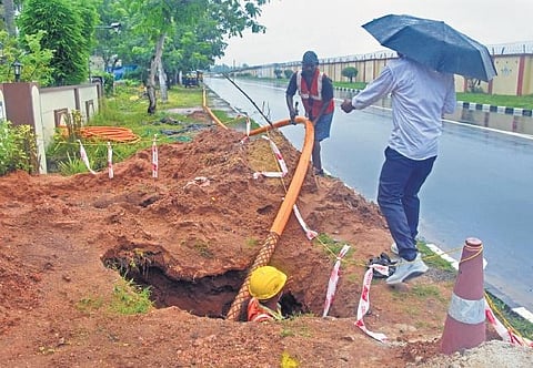 Pipe-laying work for Piped Natural Gas (PNG) project that provides individual connections to households is fast progressing in Kochu Veli. A scene from the Airport - Shankumugham Road on Thursday | B