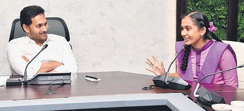 CM YS Jagan Mohan Reddy interacted with students of Bendapudi ZP High School regarding the reforms brought by his government, in Tadepalli on Thursday | Express