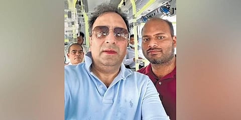 Delhi transport commissioner's bus ride earns CM praise