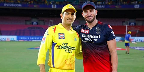 Chennai Super Kings skipper MS Dhoni (L) and Royal Challengers Bangalore counterpart Faf du Plessis (Photo| Twitter)