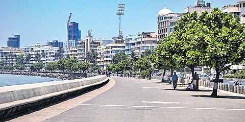 Marine Drive in Mumbai wears an unusually deserted look as large swathes of India reel under heatwave | Pti