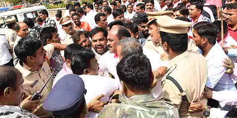 Police on Monday prevented TRS and BJP Parajadharbar programme which the programme was given by the BJP and TRS leaders of Kamareddy town. (Photo| EPS)