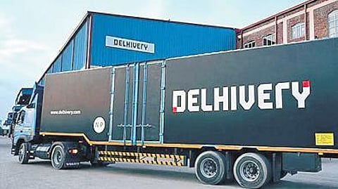 Delhivery logo.