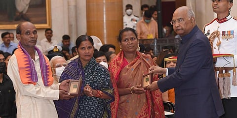 Debasis' parents Sanatan Sethy and Chhayi, and Tudu's mother Jwala Tudu receiving the awards from President Ram Nath Kovind. (Photo| EPS)