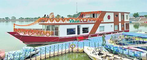 There are two suites and four premium rooms and a bar-restaurant on the boat. | Express