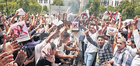 Students of Jamia Millia Islamia protest against the remarks made by BJP functionaries on Friday | Shekhar yadav