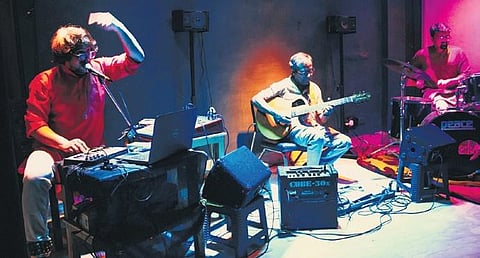 Susmit Sen Trio performing a gig at The Trialogue Studio (Photo | Debraj Basu)