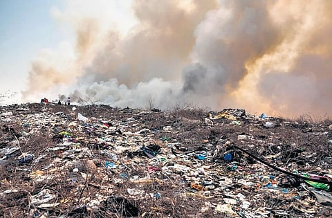 Open burning of garbage causes toxic fumes to release in the air (File photo)