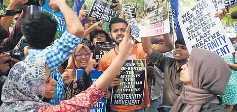 Members of Fraternity Movement shout slogans against Yogi govt at UP Bhawan in New Delhi on Monday (Photo | Shekhar Yadav)