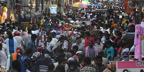 People flout COVID norms on Besant Road in Vijayawada. (Photo| Prashant Madugula, EPS)