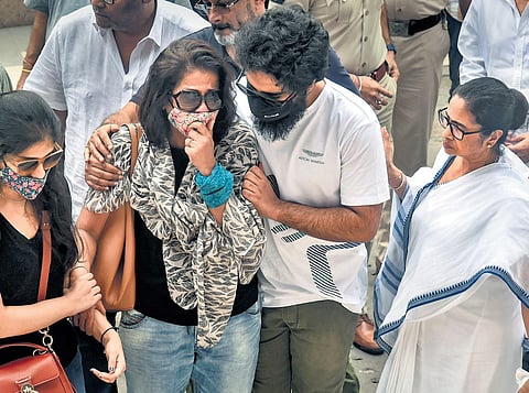 Mamata Banerjee with family members of KK in Kolkata on Wednesday | PTI