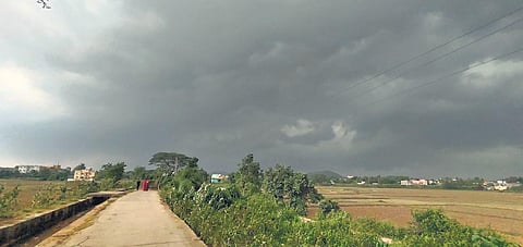 Dark clouds hover over Kendrapara skyline on Sunday | Express