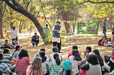Storyteller Vikram Sridhar hosting an event. (Photo Arrangement)