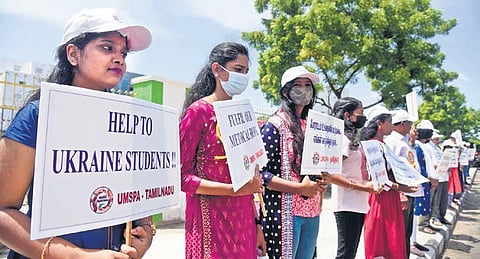 Ukraine-returnees staging a protest at Chennai’s Egmore. (Photo | R Satish Babu, EPS)