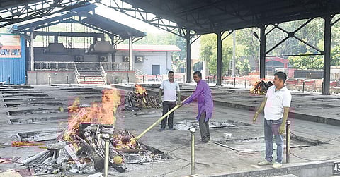 SC people are forced to cremate the bodies in open fields