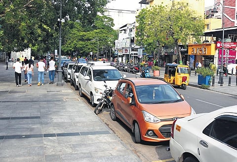 The city corporation has increased charges for car and two-wheeler parking on Theyagaraya Road in T Nagar | Ashwin Prasath
