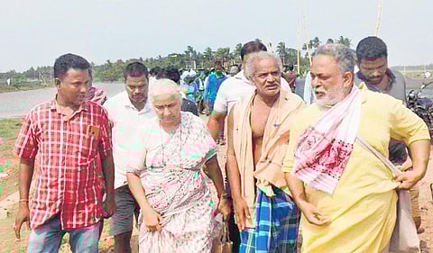 Medha Patkar returning from Dhinkia after being denied entry to the village