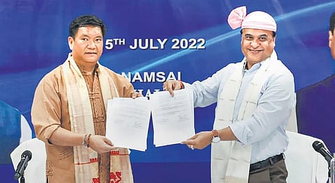 Assam CM Himanta Biswa Sarma (right) with Arunachal Pradesh counterpart Pema Khandu during a meeting in Namsai on Friday | PTI