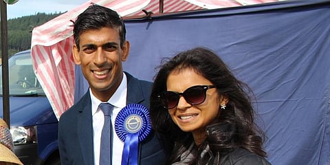 Rishi Sunak (L) with his wife Akshata Murty (R). (Photo | Rishi Sunak, Facebook)