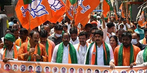 BJP cadre led by state president Somu Verraju during Manam-Mana Amaravati padayatra at Undavalli.(Express)
