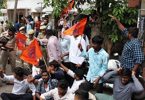 Police personnel at the residence of Karnataka Home Minister Araga Jnanendra after members of Akhil Bharatiya Vidyarthi Parishad (ABVP) barged inside. (Photo | EPS)