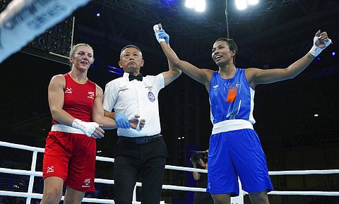 New Zealand's Ariane Nicholson, left, loses to India's Lovlina Borgohain in a women's Light Middle (66-70kg) boxing fight. (Photo | AP)