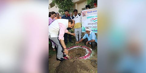Lieutenant Governor Vinai Kumar Saxena during the launch of the project at MCPS School in Pitampura on Wednesday. (Photo | Express)