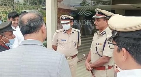 ADGP Alok Kumar visits the hotel, where Chandrashekhar Guruji was murdered in Hubballi. (Photo | Express)