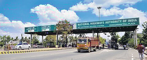 Vehicles passing through the Vanagaram toll plaza near Chennai. (File photo| EPS)