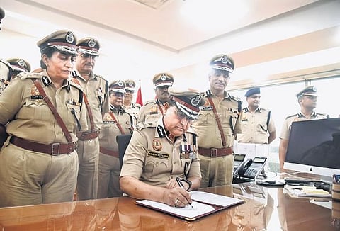 Police chief Rakesh Asthana signs off from his duty on Sunday | parveen negi