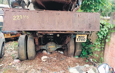 KRO 1760, the lorry used to murder T G Remesh and family at Kanichukulangara in 2005, parked on the premises of Mararikulam police station | Express